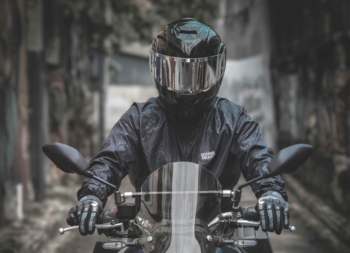 Cómo Evitar que se Empañe el Visor del Casco al Conducir tu Moto